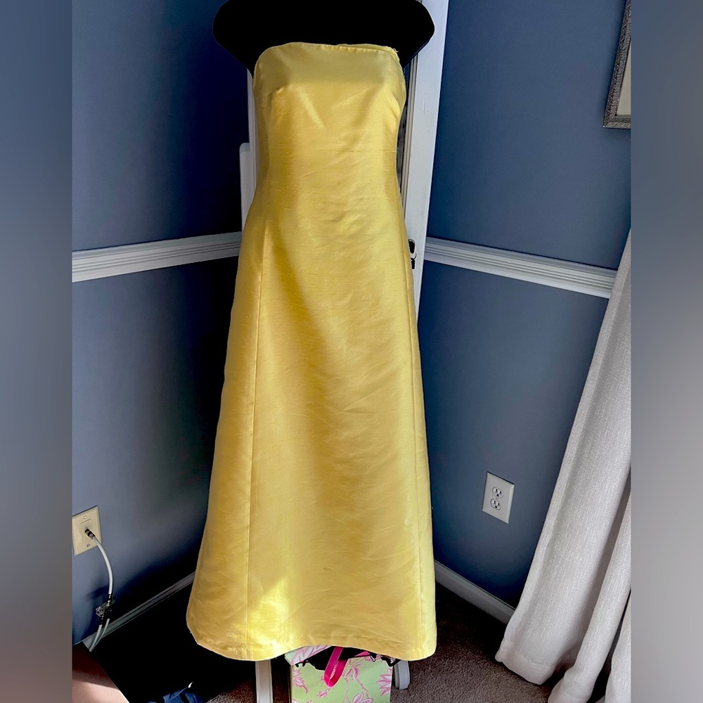 Gorgeous Formal dress - Lauren by Ralph Lauren